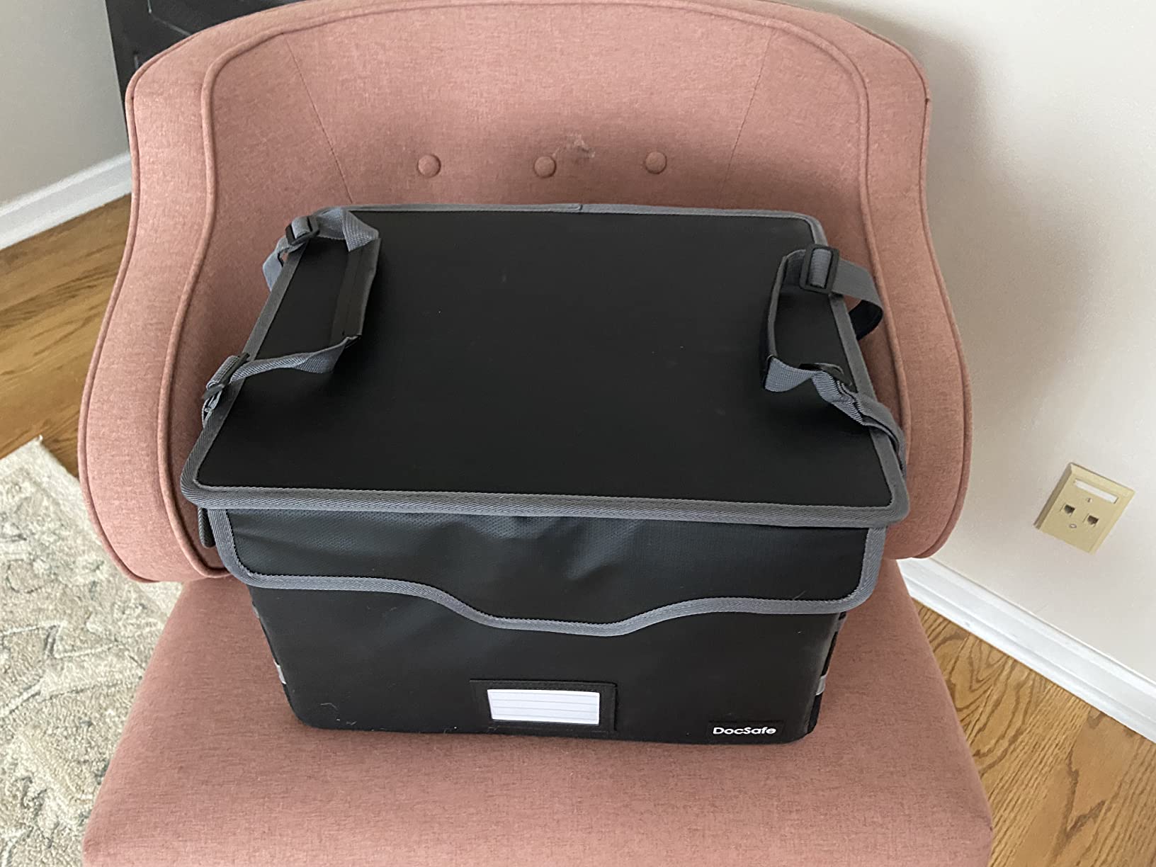 DocSafe 5200°F Fireproof Document Box with Lock, Heat Insulated File Organizer Storage with Pockets, Collapsible Portable Home Office File Safe Box with Handle for Hanging Letter/Legal Folders, Black customer photo 2