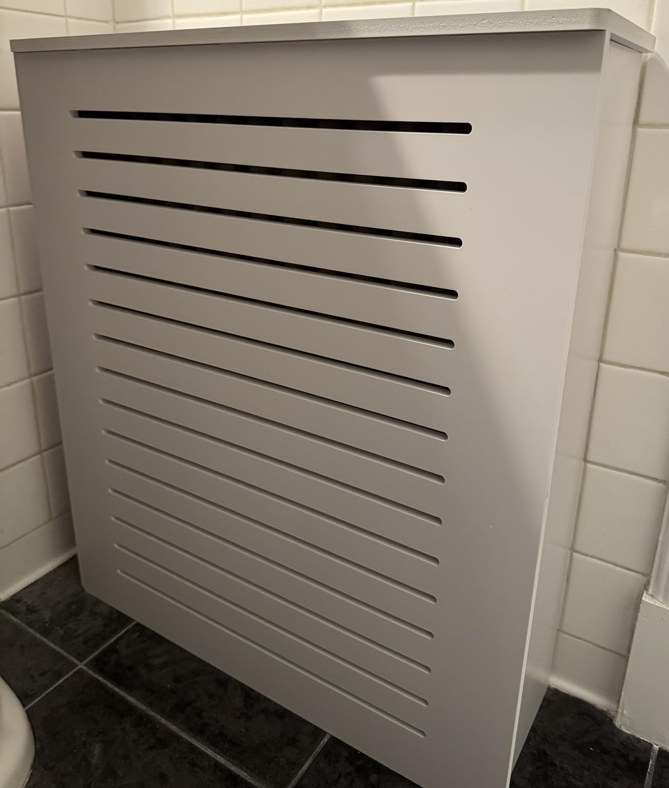 Radiator Cover Shelf White Louvered Heating Cabinet Radiator Shelf Cover Stable Heater Cover for Home Living Office Decorative Cabinet (27.6
