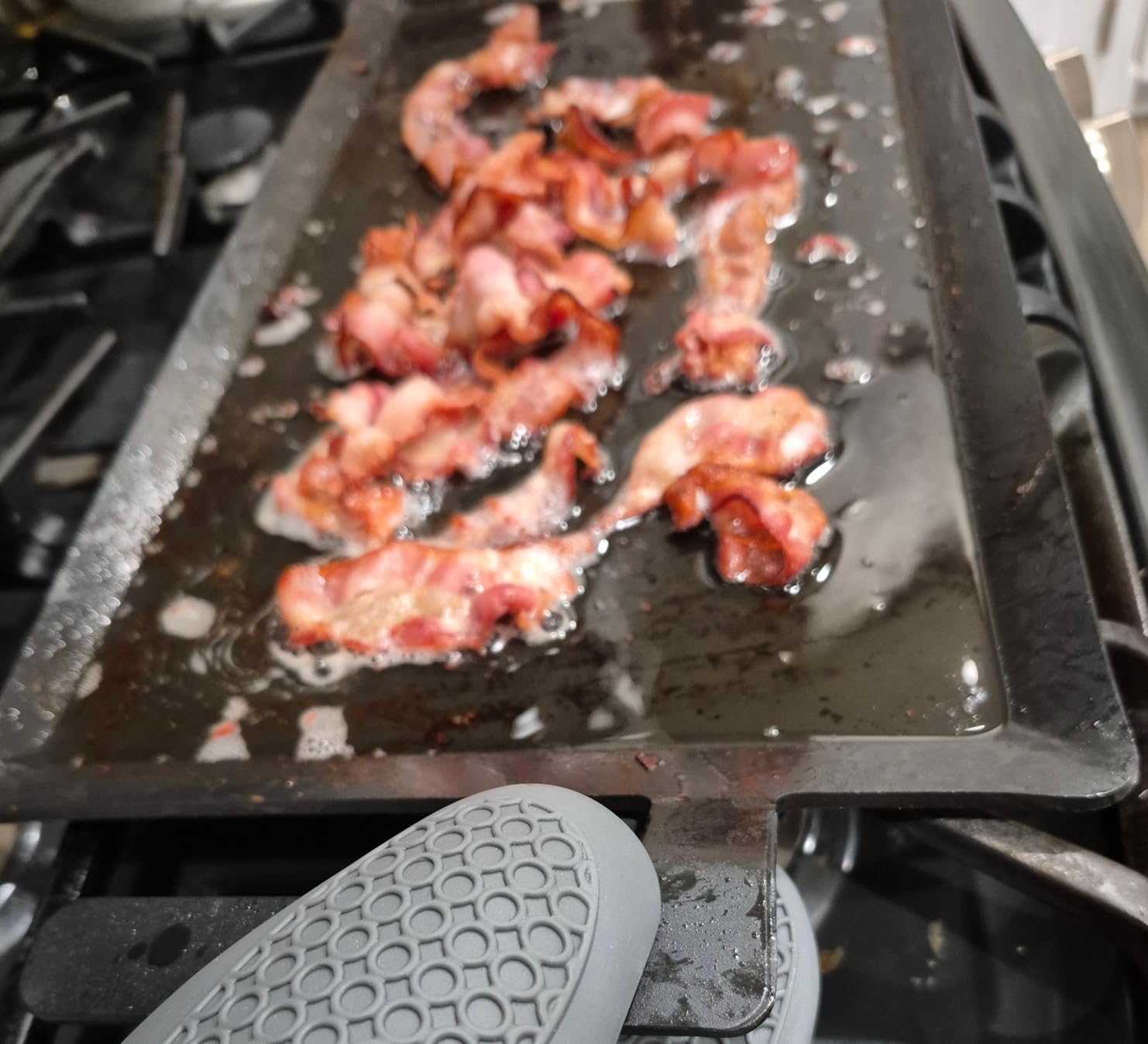 Premium Carbon Steel Griddle Comes with Grill Press, Large Non-Toxic Stovetop Flat Top Pan for Gas, Electric Range, Induction, Grill & Campfire, Pre-seasoned Nitride Coating, Oven Safe to 1200°F customer photo 2