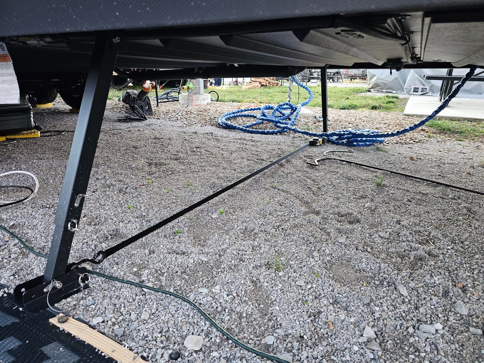 Safoner Heavy-Duty I-Beam RV Stabilizer, Aluminum Camper Anti-Sway Jack | Fits I-Beam Frames, Adds RV Stability, Thick Aluminum Built, Reduces RV Rocking & Sway customer photo 2