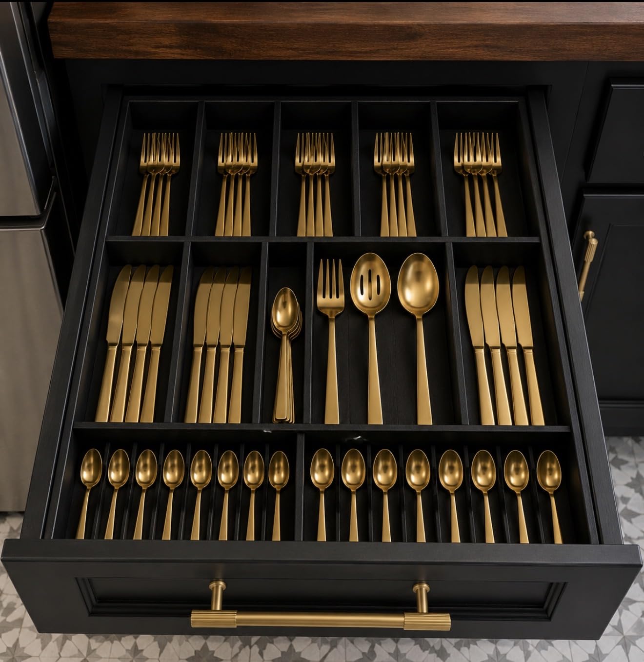 Alata Cube Matte Gold 40-Piece Flatware Set, Forged Cutlery Set, Service for 8, Stainless Steel Tableware with Square Handle for Home/Restaurant, Dishwasher Safe customer photo 1
