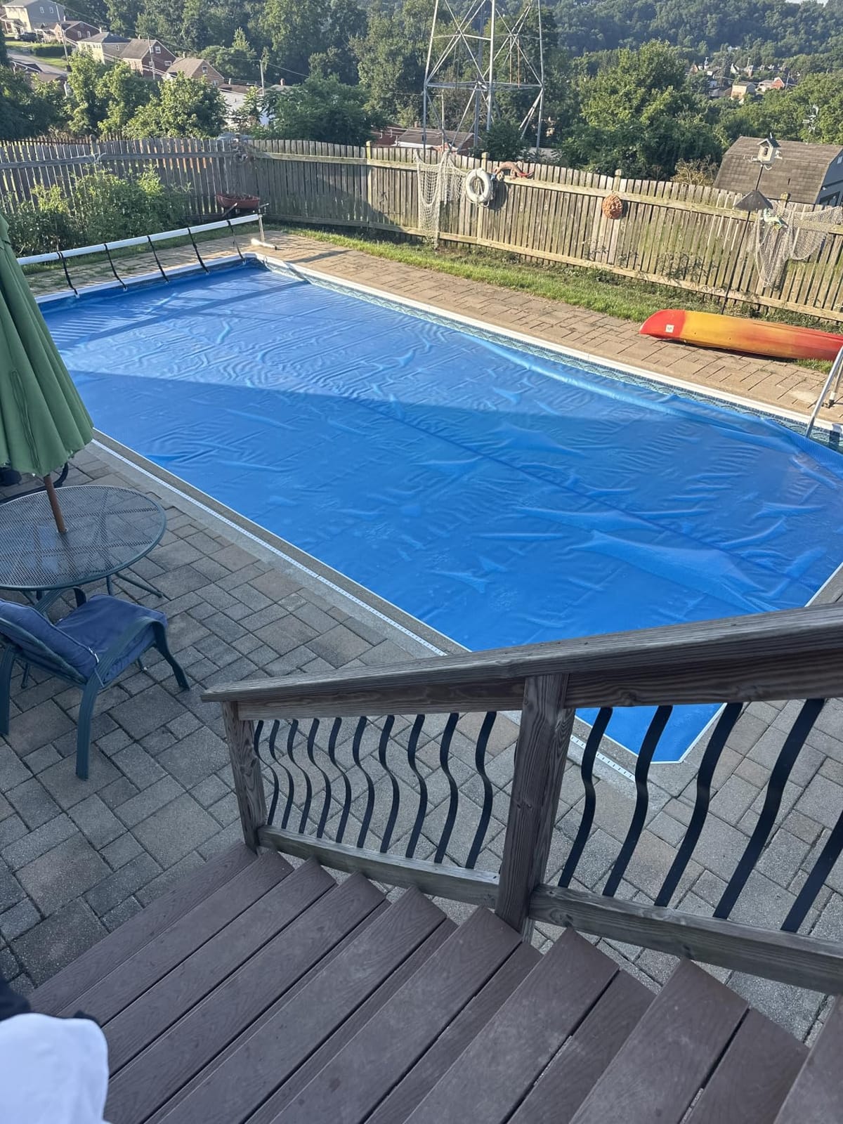 VEVOR Solar Pool Cover 32 x 16 ft 16 Mil Pool Bubble Cover Blue & Black | Solar Blanket with Dual Heat-Locking Air Layer for Pools, Daytime Heat Absorption, Nighttime Heat Retention, Cuttable Design customer photo 2