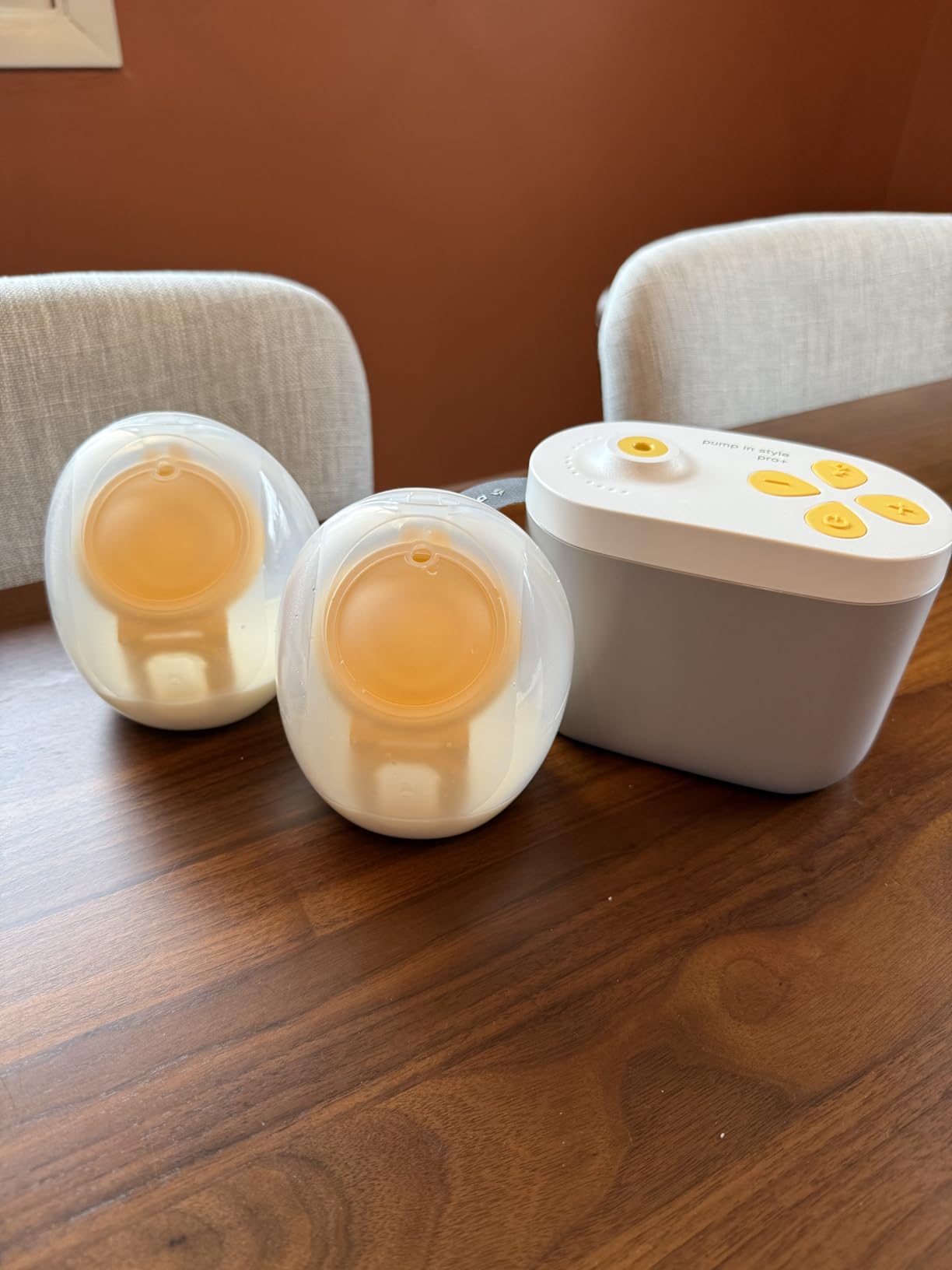 Medela Pump in Style Pro+ Hands-Free Electric Breast Pump, Hospital Grade | Hospital Performance, Wearable In-Bra Collection Cups, Anatomic Comfort, BPA-Free, Rechargeable, Discreet customer photo 2