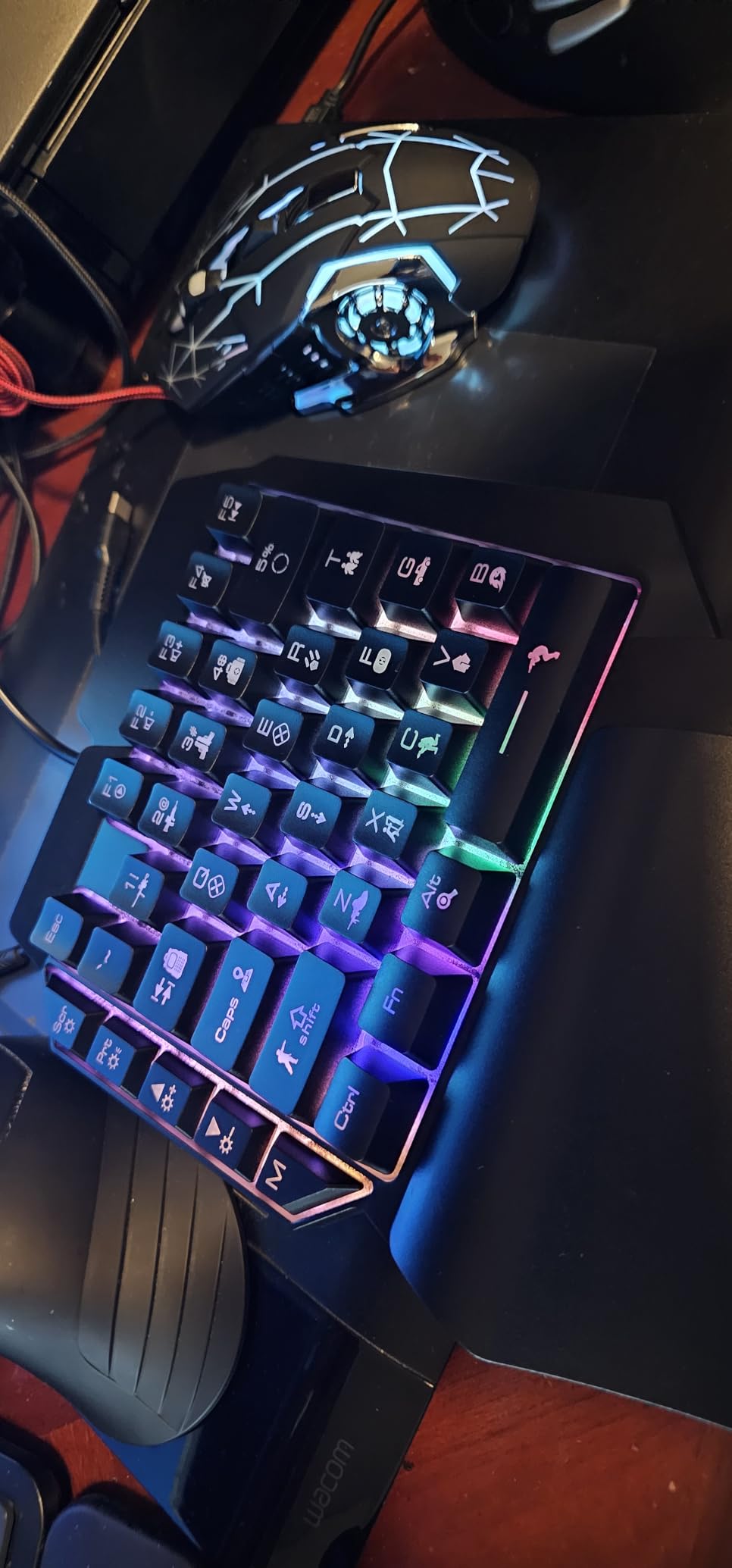 Guiheng Wired One Handed Gaming Keyboard and Mouse Combo with Rainbow LED Backlit 39 Keys Portable Mini Gaming Keypad Ergonomic Game Controller for PC Gamer-Black customer photo 1