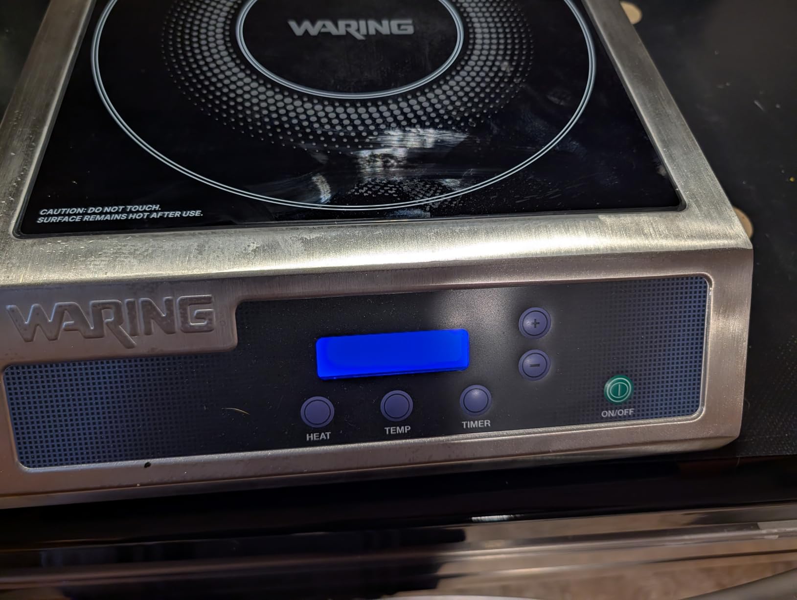Waring Commercial Induction Burner, 11 x 11 Schott Ceramic Glass, for Professional Countertop Cooking and Catering, WIH400X customer photo 2