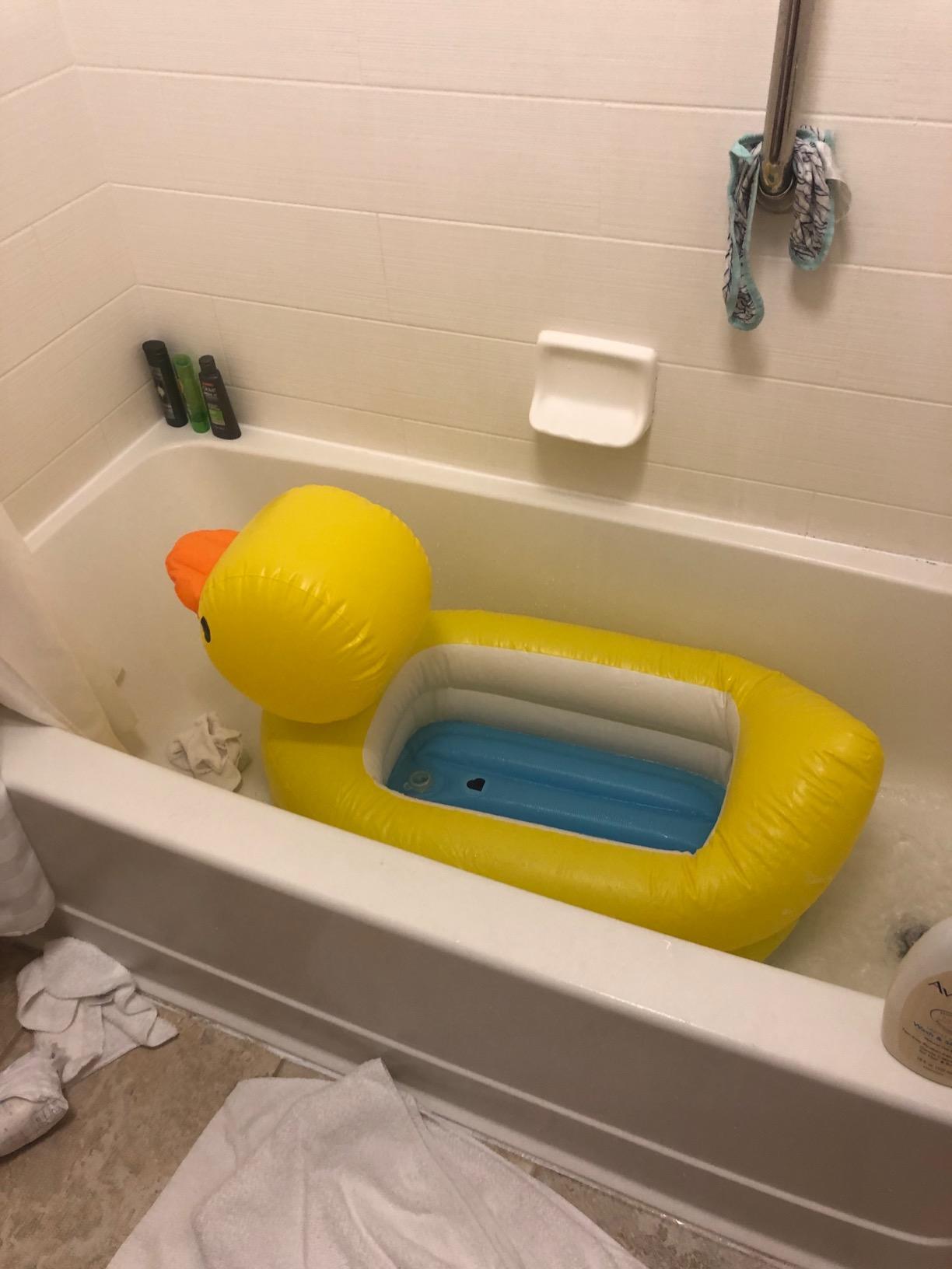 Munchkin Duck Inflatable Baby Bathtub, White Hot Heat Alert customer photo 1