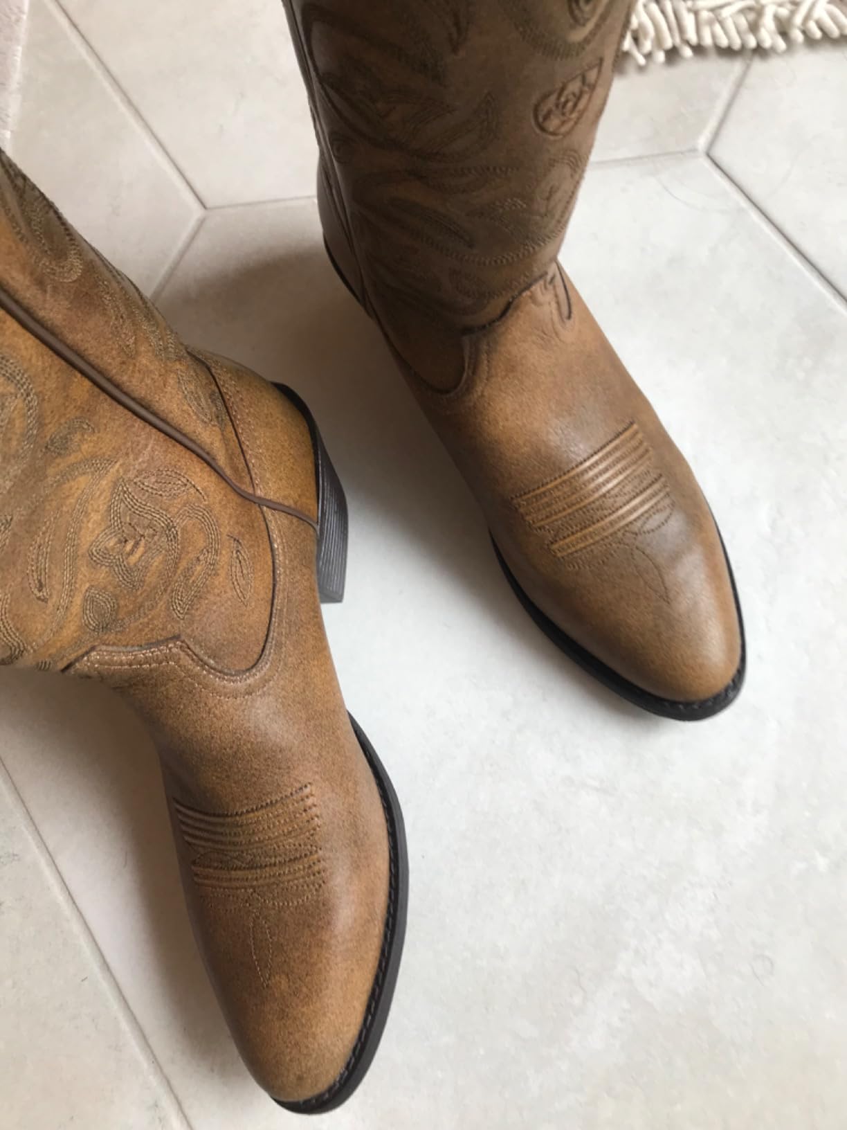 Ariat Women's Heritage Western R Toe Western Cowboy Boot customer photo 2