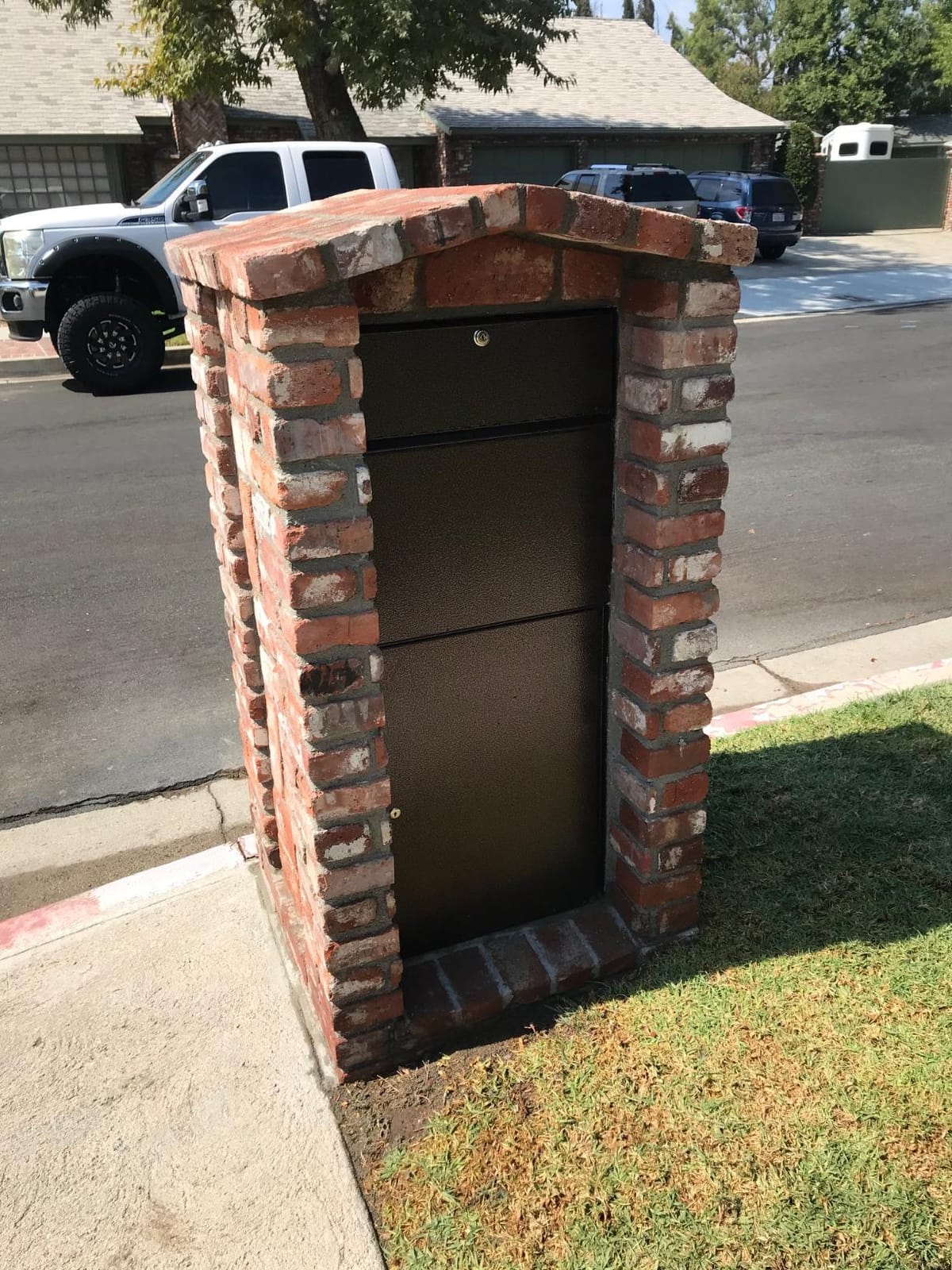 dVault® Full Service Vault DVCS0015 Secure Curbside Mailbox/Package Drop with Locking Letterbox (Black) customer photo 2