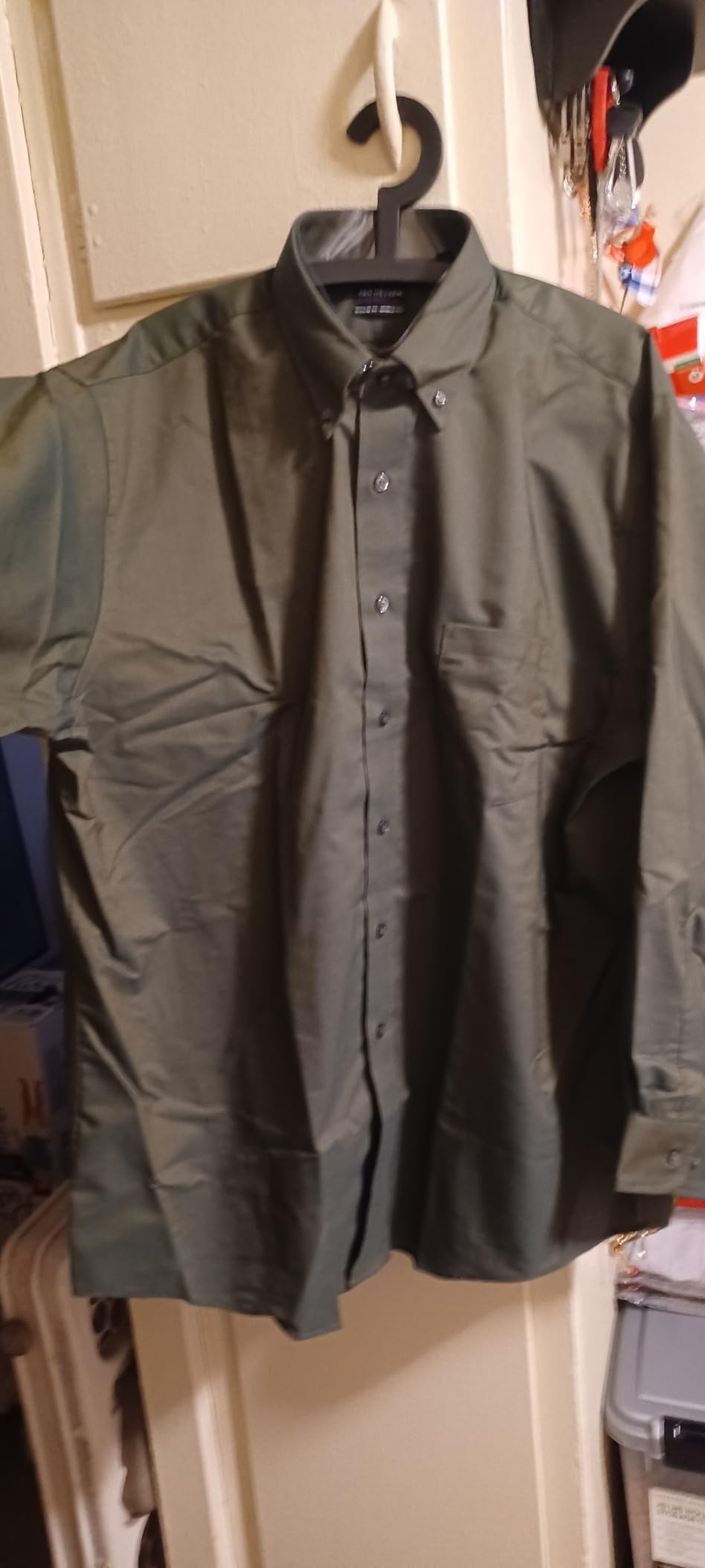 Van Heusen Men's Regular Fit Oxford Solid Buttondown Collar Dress Shirt customer photo 2