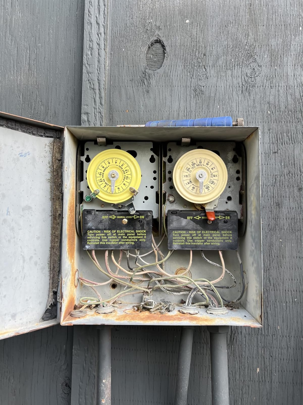 Intermatic T104M 24-Hour Mechanical Timer Mechanism, 208-277V DPST customer photo 1
