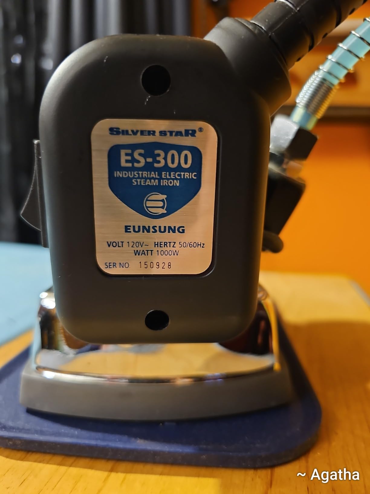 Gravity- Feed Steam Iron ~ Silver star ES-90 customer photo 1