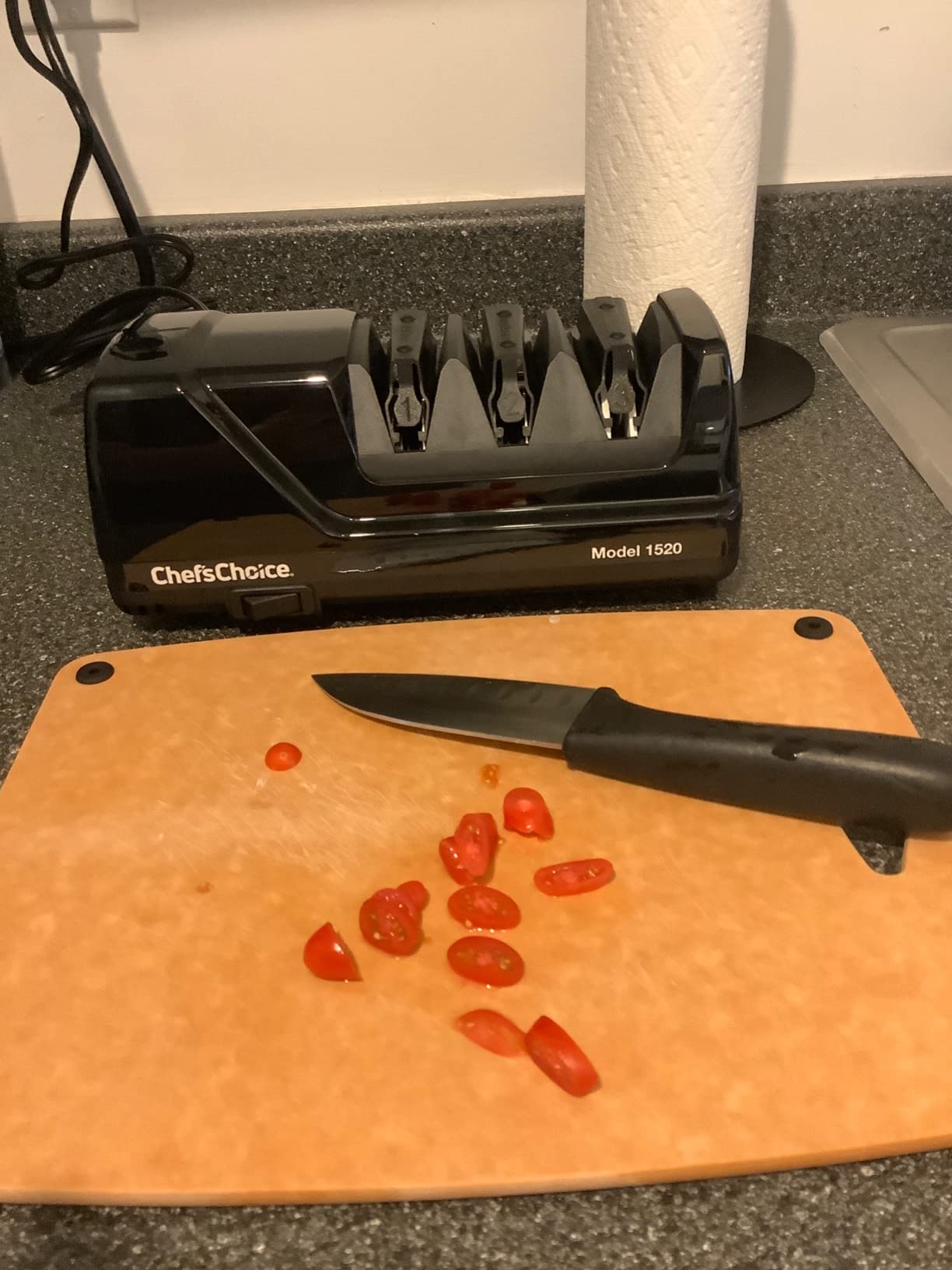 Chef’s Choice Professional Electric Knife Sharpeners AngleSelect for 15- and 20-Degree Straight-Edge and Serrated Knives with Diamond Abrasives & Precision Angle Control, 2-Stage, Black customer photo 2