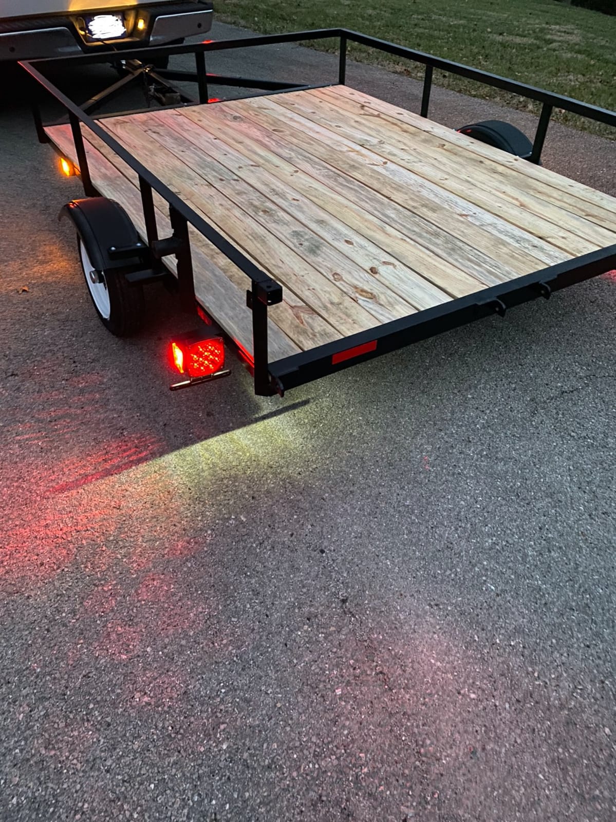 Tie Down Black Plastic Trailer Fender – High Impact Polyethylene – For Small Trailer Wheels (Requires 5.19