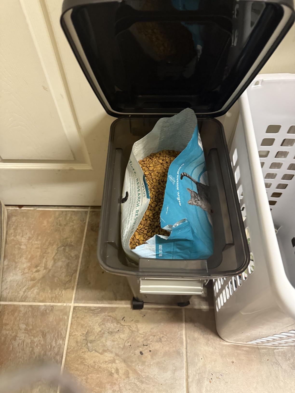 IRIS USA Dog Food Storage Container, Up to 13 lbs, Smoke, Made in USA customer photo 2