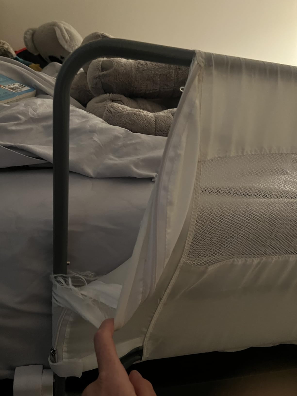 Regalo Swing Down Toddler Bed Rail Guard, NO Tools Required, Bed Rail for Toddlers with Patented Gap Guard, Toddler Bed Rail, Fits Twin, Full & Queen Beds, Bed Safety Rail for Kids Bed, 43” Long customer photo 1