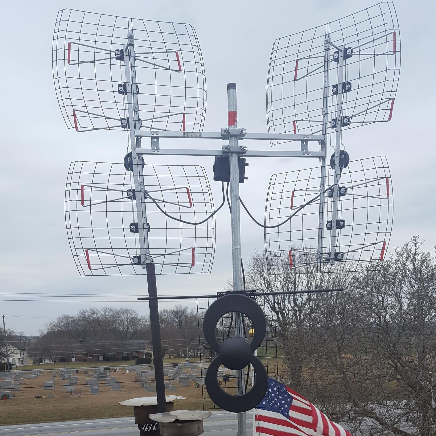 Antennas Direct 8-Element Bowtie UHF Outdoor HDTV Antenna, Multi-Directional, 70+ Mile Range, 4K 8K UHD NEXTGEN TV – w/All-Weather Mounting Hardware customer photo 2