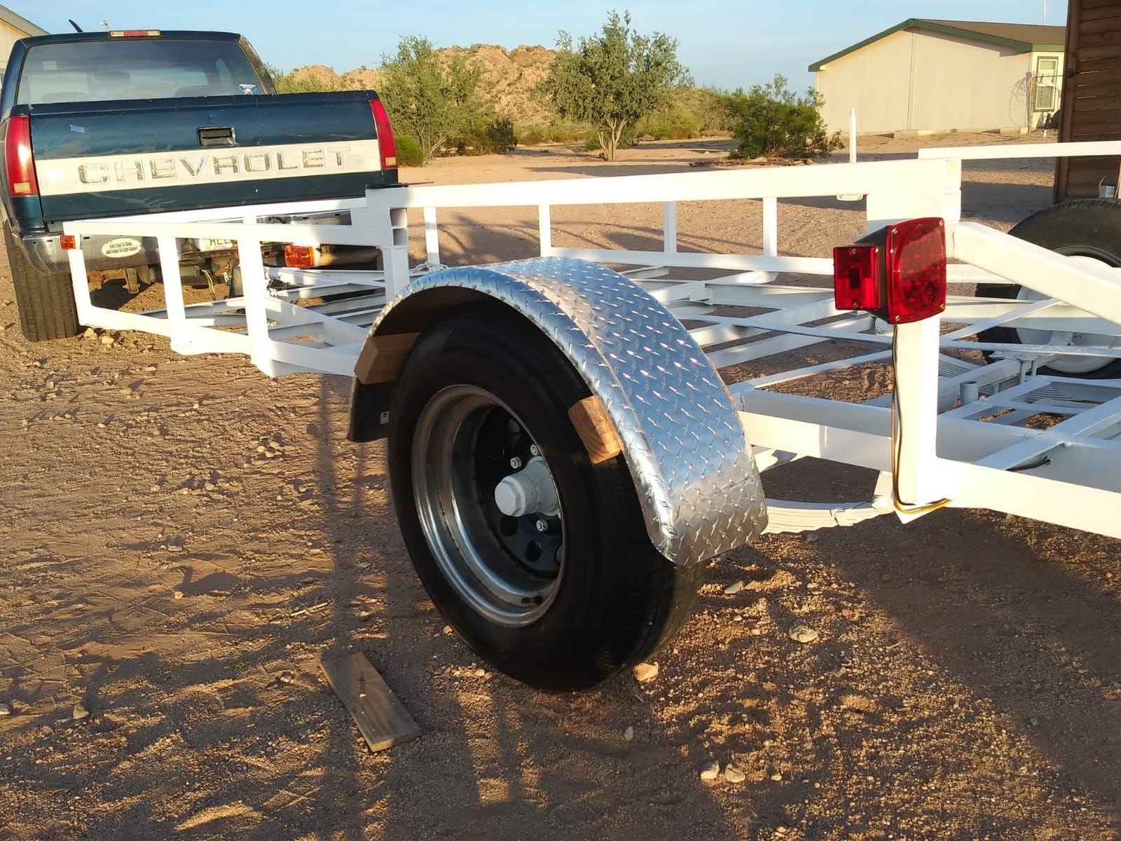 Tie Down Trailer Fender Single Axle – Diamond Plated, Made in USA – Aluminum Trailer Fender – for 13-15