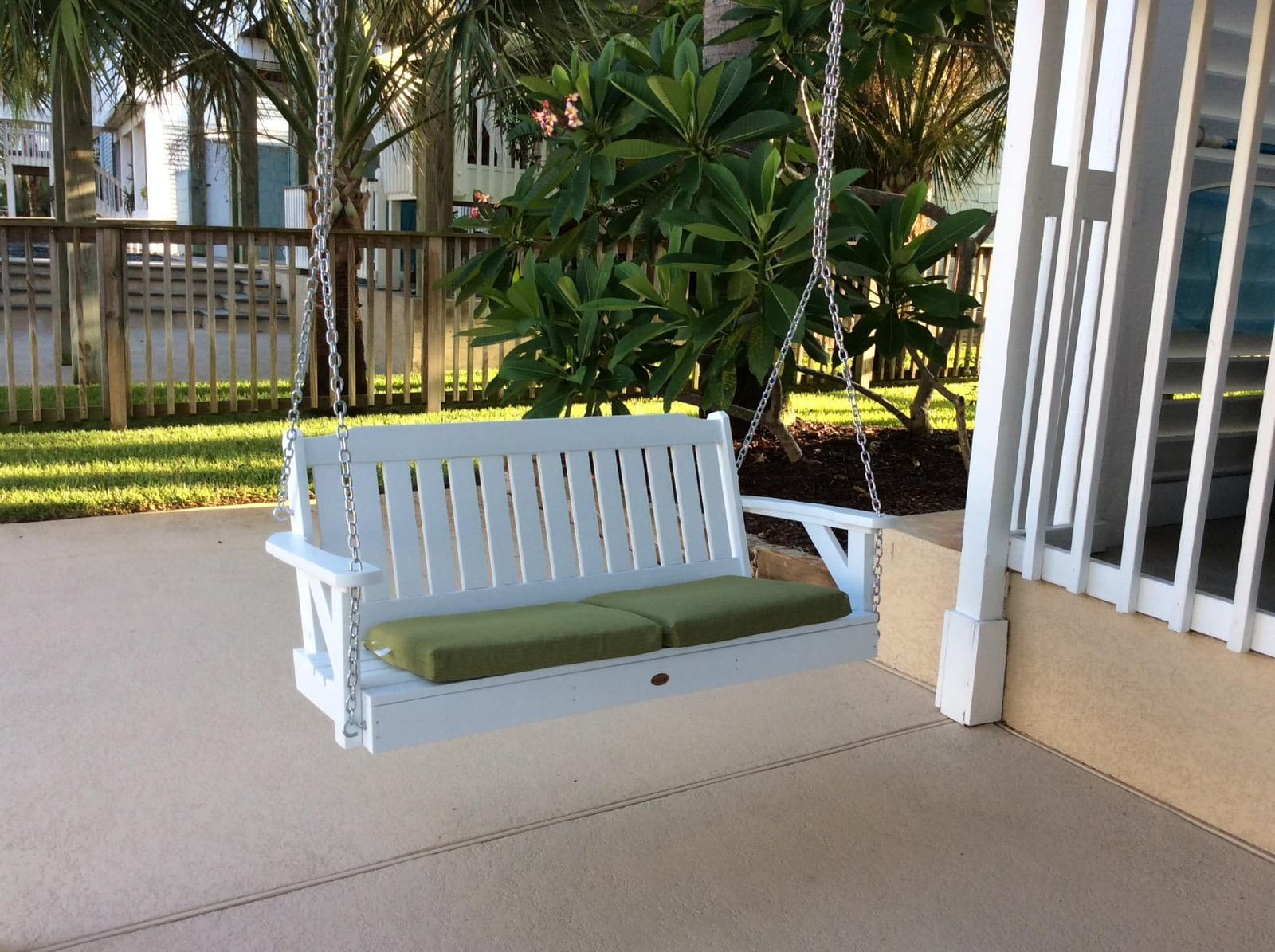 Highwood AD-PORL2-BKE Lehigh Porch Swing, 4 Feet, Black customer photo 2