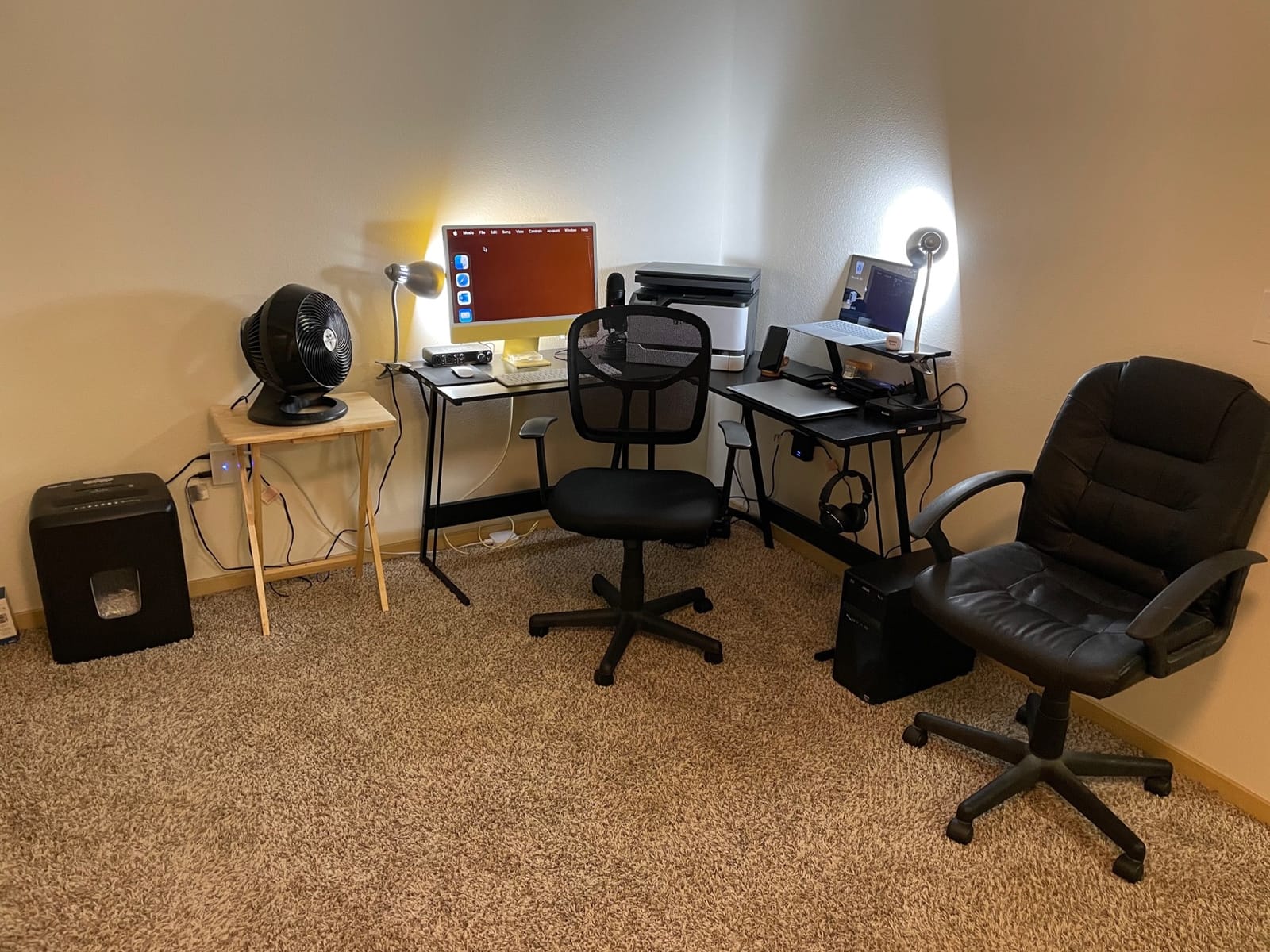 Amazon Basics Breathable Mesh Mid-Back Office Desk Chair with Armrests, Lumbar Support, 360-Degree Swivel, Adjustable-Height, Black customer photo 1