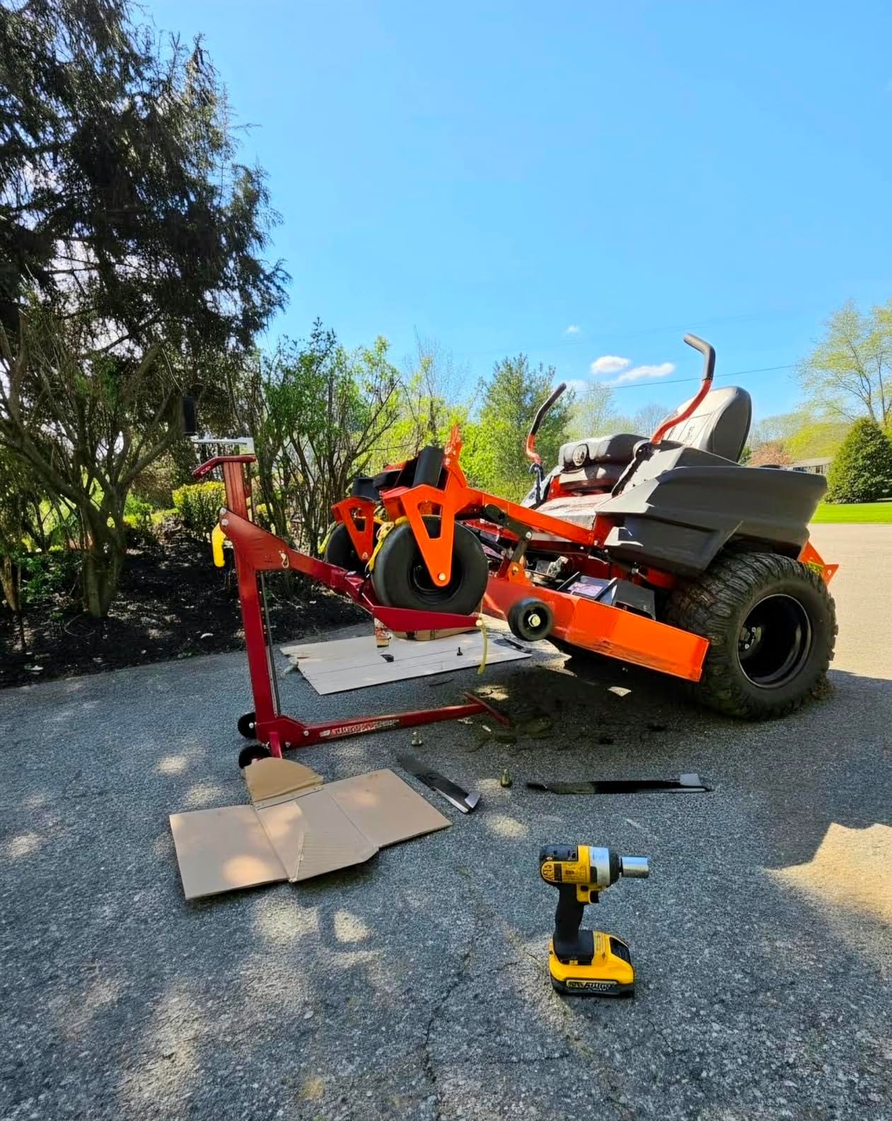 MoJack EZ MAX 45001 Riding Lawn Mower Lift Jack, 450 lb, Zero Turn/Tractor customer photo 2