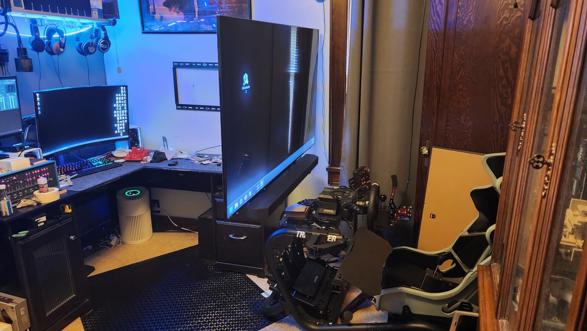Mounting Dream Full Motion TV Wall Mount for 32-70 Inch TVs up to 110lbs customer photo 1
