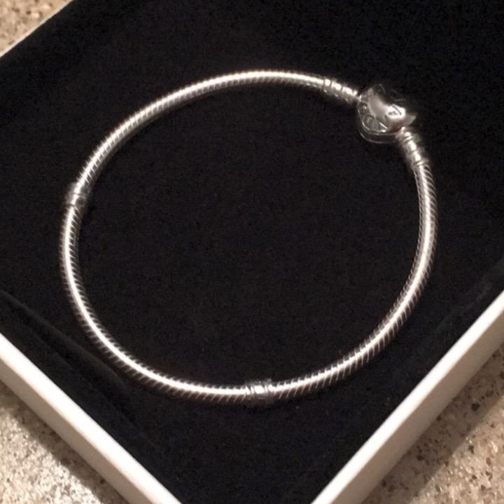 PANDORA Women's Bracelet Sterling Silver ref: 590719-18 customer photo 1