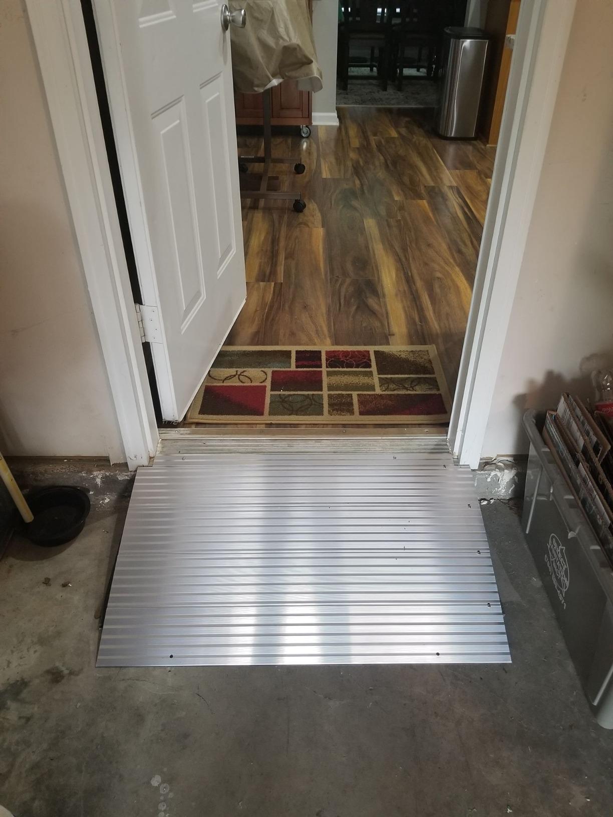 EZ-ACCESS Transitions Modular Entry Ramp, Self Supporting, Aluminum, 1.5 in customer photo 2