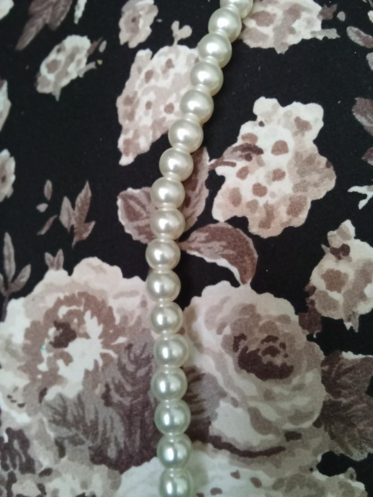 BABEYOND Pearl Necklace for Women Round Faux Pearl Choker Wedding Jewelry customer photo 2