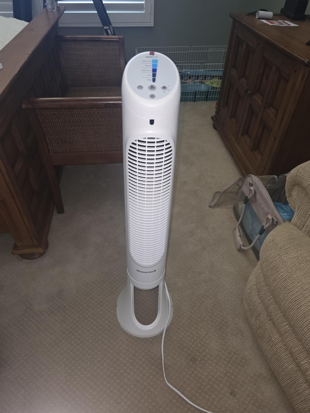Honeywell QuietSet Whole Room Tower Fan, Oscillating Tower Fan with Remote, Black, HYF290B customer photo 1