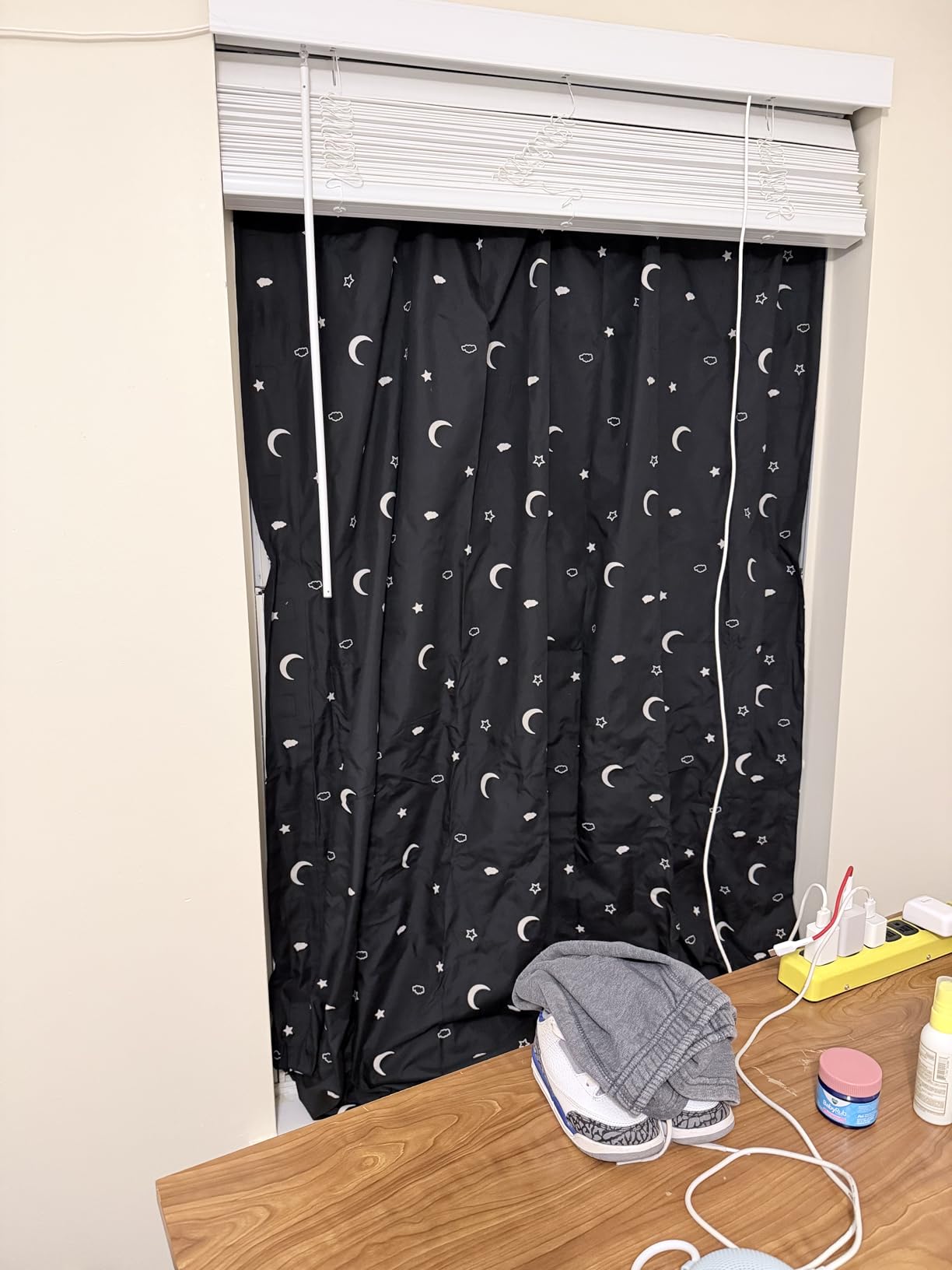 Amazon Basics Portable Room Darkening Blackout Curtain Shade with Suction Cups, Noise Reduction, 50