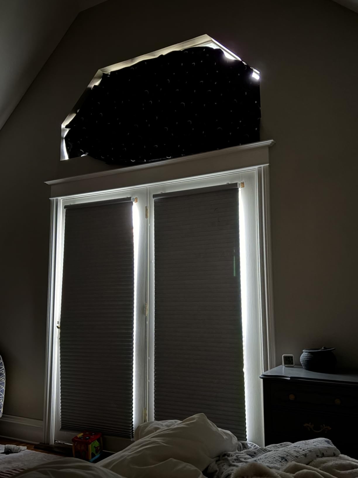 Amazon Basics Portable Room Darkening Blackout Curtain Shade with Suction Cups, Noise Reduction, 50