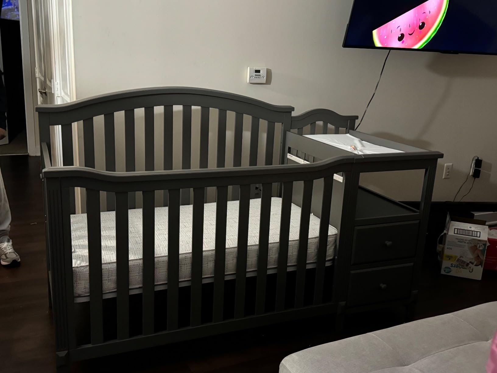 Sorelle Furniture Berkley Crib and Changer with Slat Panel Back Classic -in- Convertible Diaper Changing Table Non-Toxic Finish Wooden Baby Bed Toddler Childs Daybed Full-Size Nursery - Gray customer photo 1