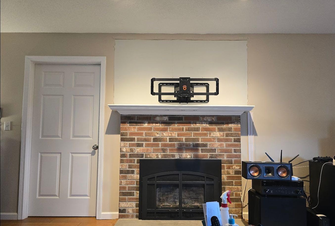 ECHOGEAR MaxMotion TV Wall Mount for 42-90” TVs up to 125lbs- UL Listed customer photo 1