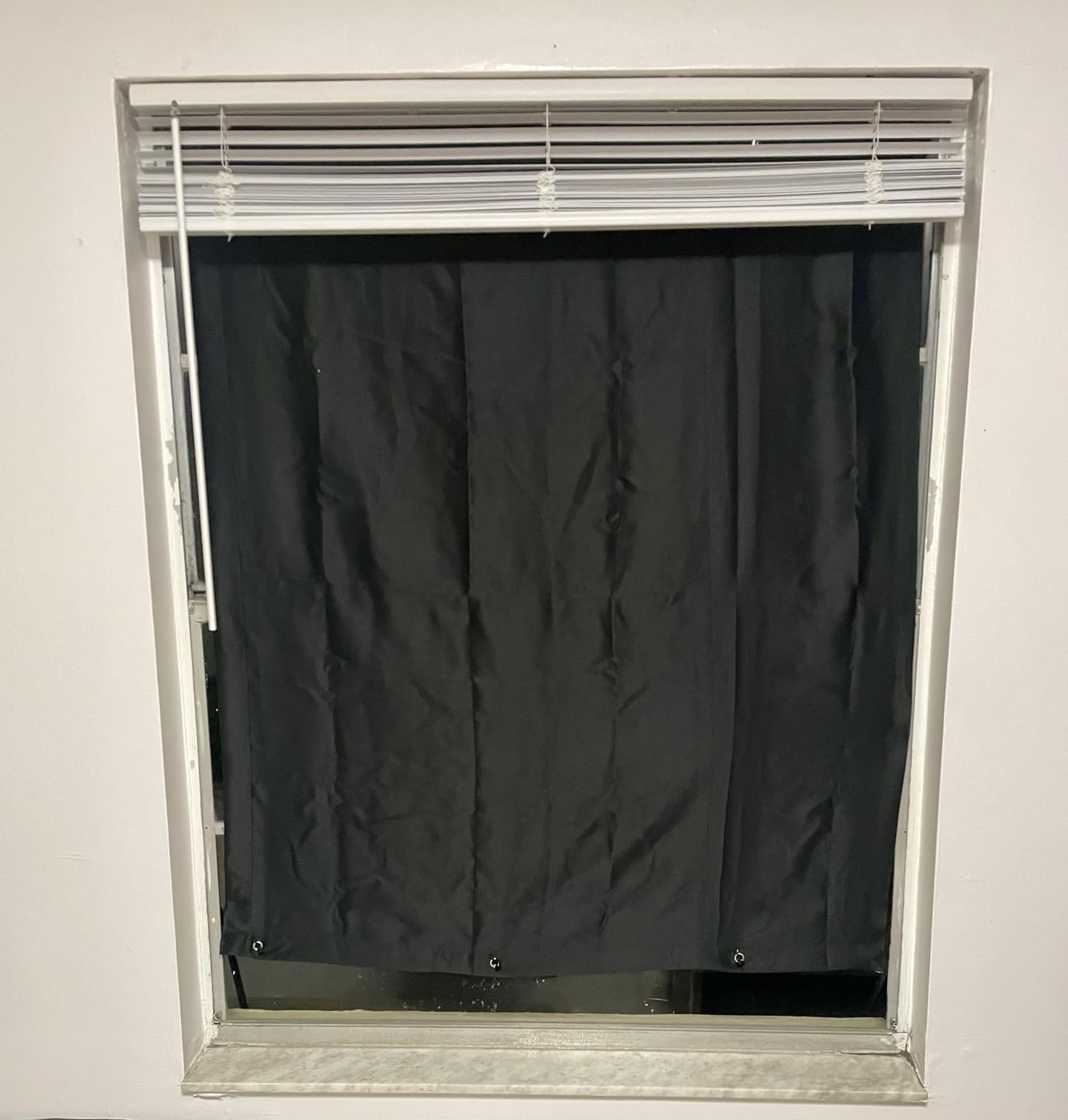 DREAM ART Anywhere Portable Blackout Curtain/Adjustable Blackout Shades/Temporary Blackout Blinds with Suction Cups for Nursery,Children Kids Bedroom or Travel Use,Black,1 pc W51xL71Inch(130X180cm) customer photo 2