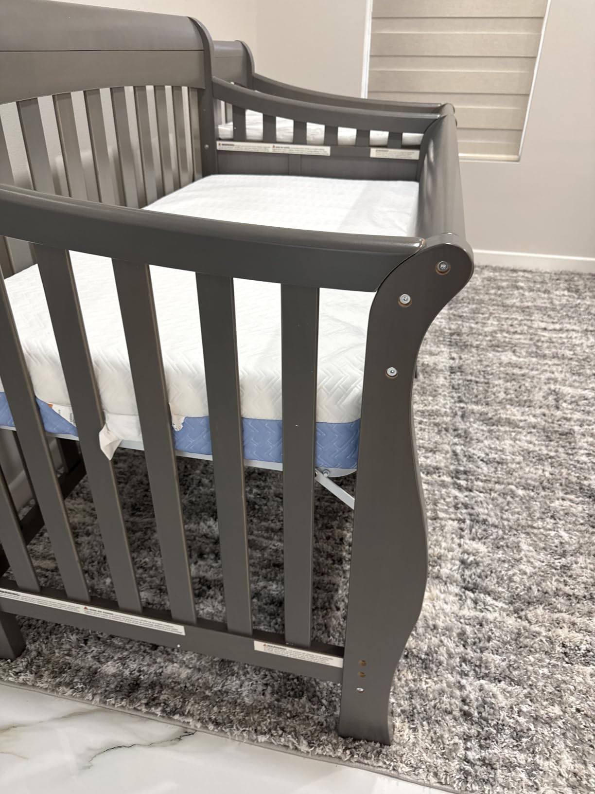 Sorelle Furniture Princeton Elite Crib and Changer Classic -in- Convertible Diaper Changing Table Made of Pine Wood Non-Toxic Finish Wooden Baby Bed Toddler Childs Daybed Full-Size Nursery - White customer photo 1