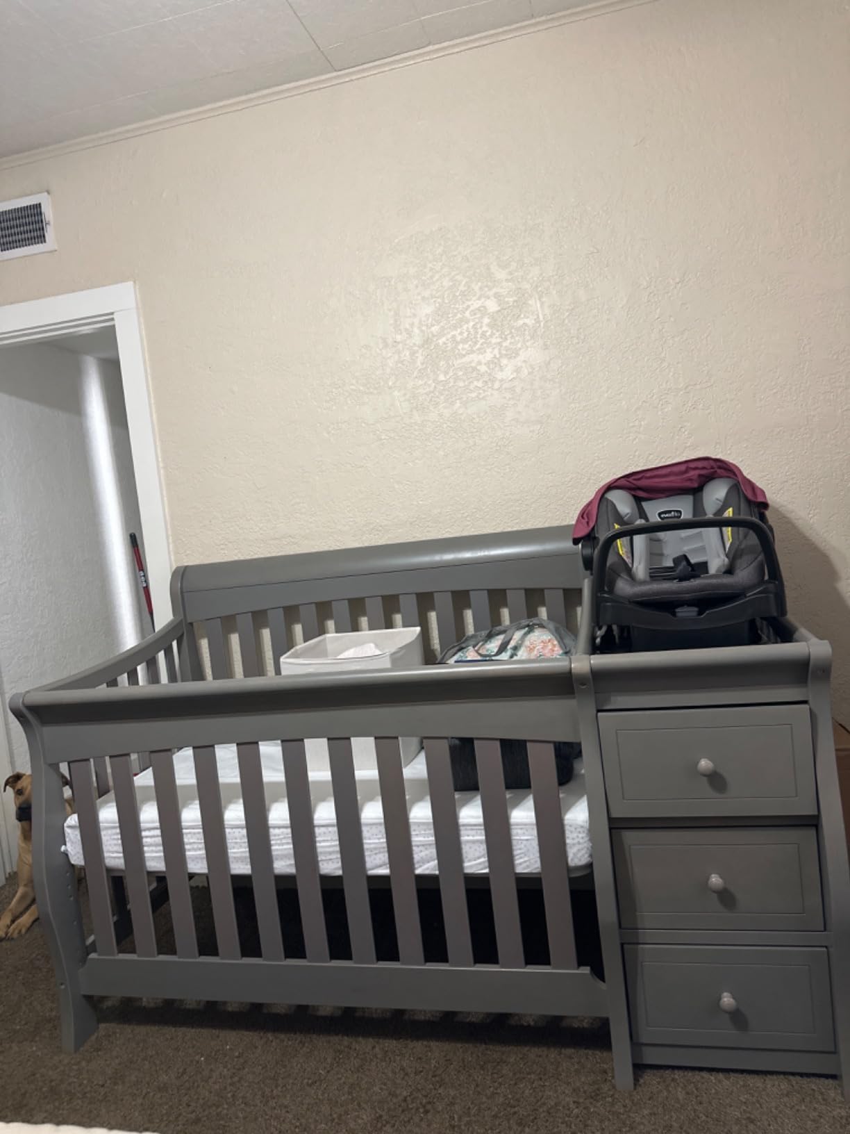 Sorelle Furniture Princeton Elite Crib and Changer Classic -in- Convertible Diaper Changing Table Made of Pine Wood Non-Toxic Finish Wooden Baby Bed Toddler Childs Daybed Full-Size Nursery - White customer photo 2