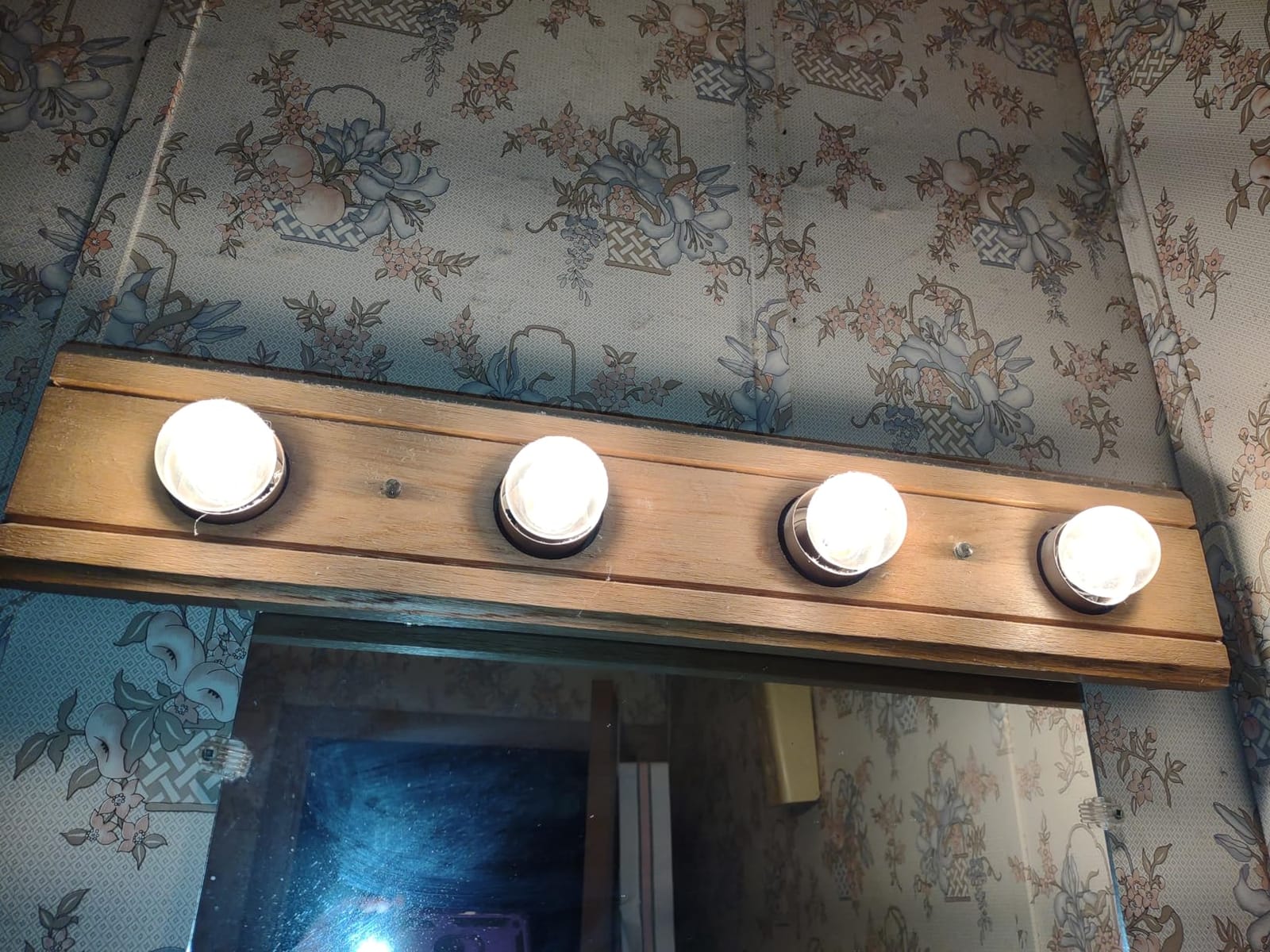 Kichler 3-Light Bathroom Vanity Light, Brushed Nickel customer photo 2