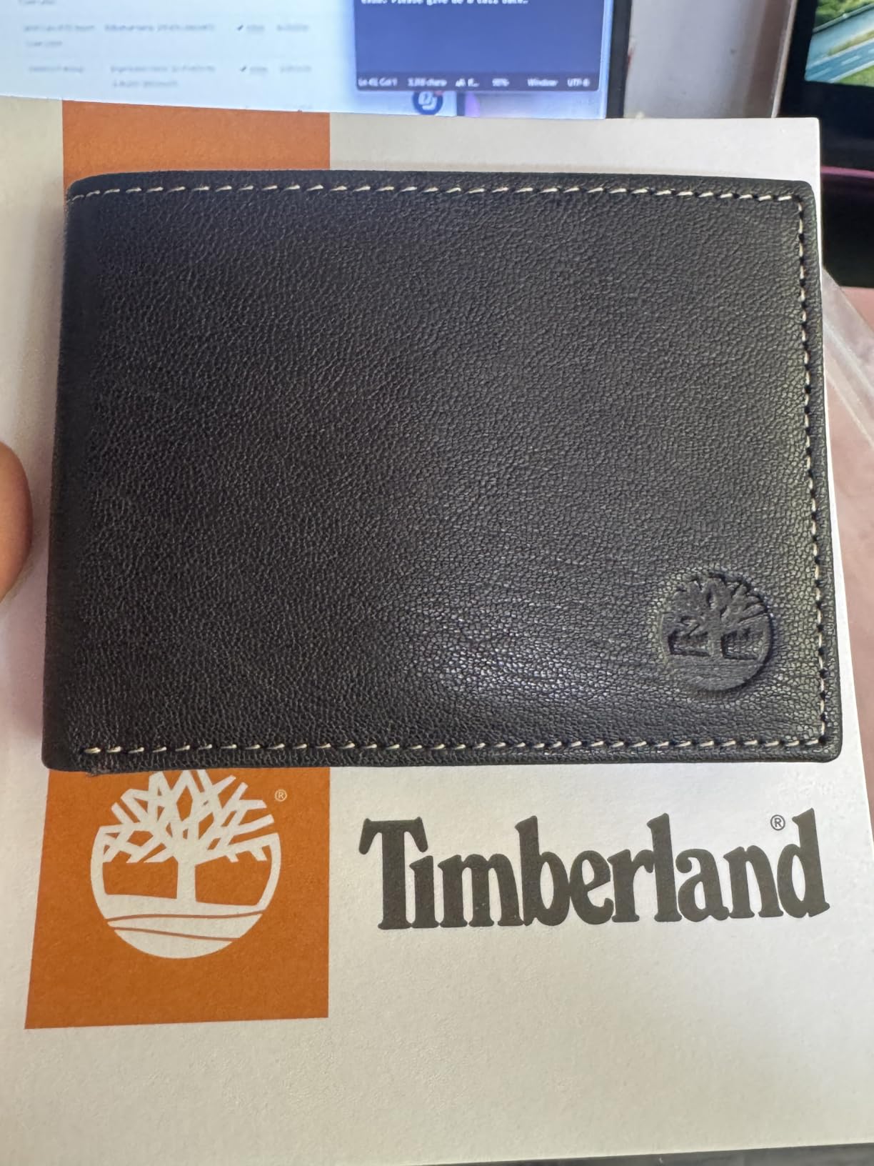Timberland Men's Genuine Leather Passcase Security RFID Wallet customer photo 2