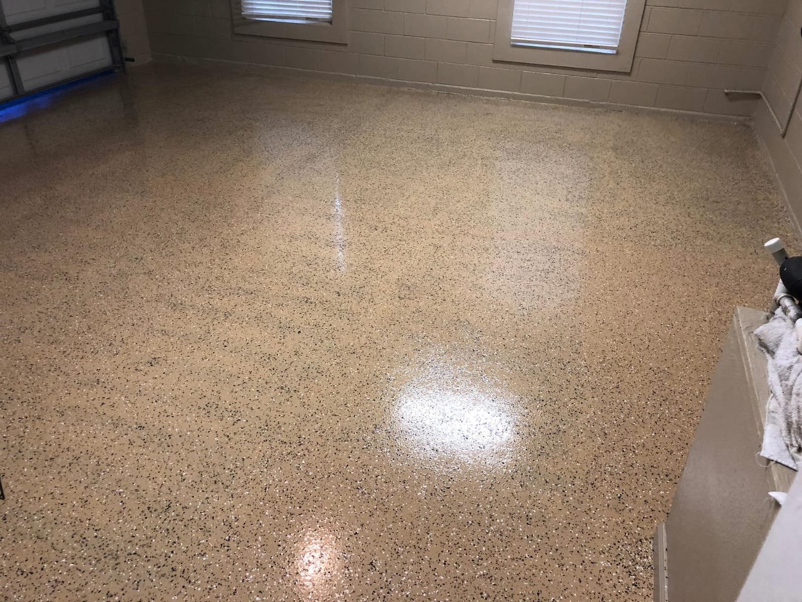 Rust-Oleum RockSolid Polycuramine Gloss Dark Gray Garage Floor Coating customer photo 1