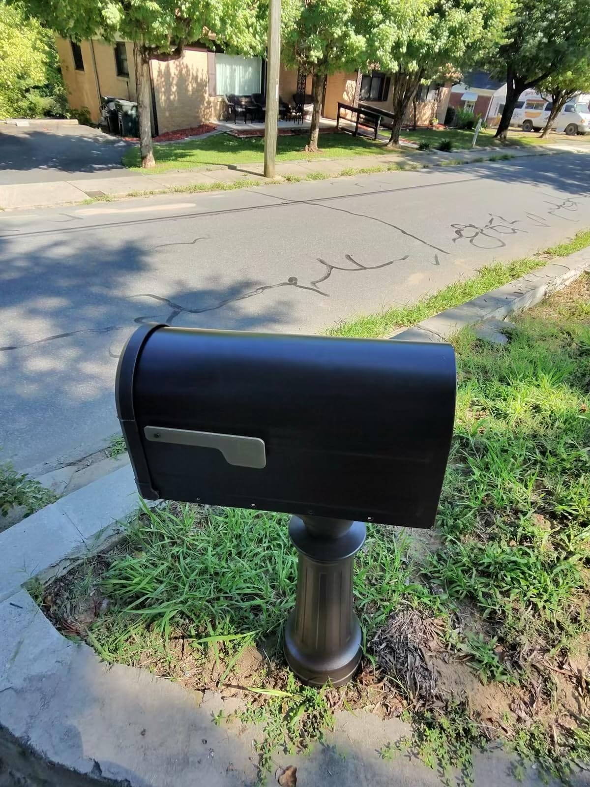 Architectural Mailboxes Roxbury Mailbox with Post, Rubbed Bronze, Large customer photo 2