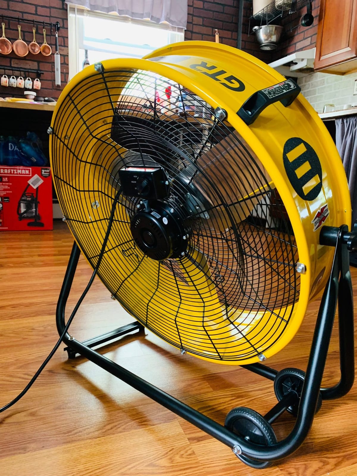 Tornado - 24 Inch High Velocity Heavy Duty Tilt Metal Drum Fan Yellow Commercial, Industrial Use 3 Speed 7700 CFM 1/3 HP 8 FT Cord ETL Safety Listed (YELLOW) customer photo 2