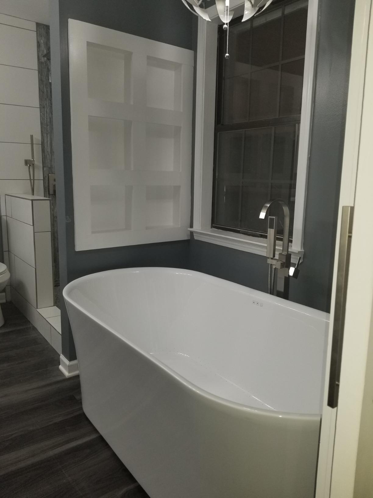 ANZZI Whirlpool Freestanding Bathtub 67 Inch Jericho Series Air Jetted customer photo 2