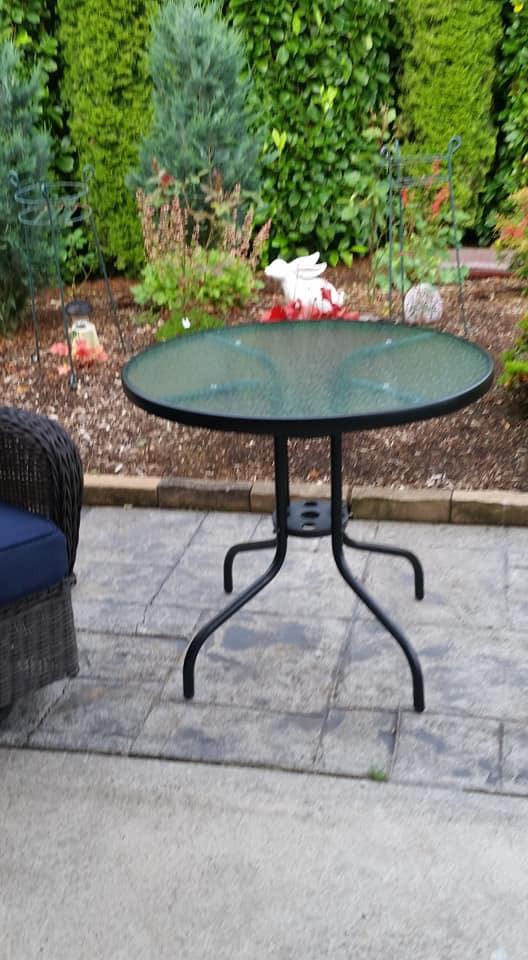 Flash Furniture 31.5x55 in Tempered Glass Table, with Umbrella Hole | Tempered Glass customer photo 2