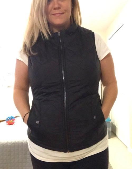Fuinloth Women's Quilted Vest Lightweight Puffer Stand Collar Zip Gilet customer photo 2