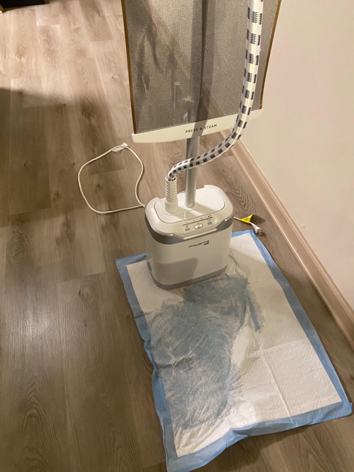 Rowenta Professional Full Size Steamer for Clothes with Screen 65 Inches 1.3 Liter Capacity 1700 Watts Ironing, Fabric Steamer, Garment Steamer, Adjustable IS8440 customer photo 2