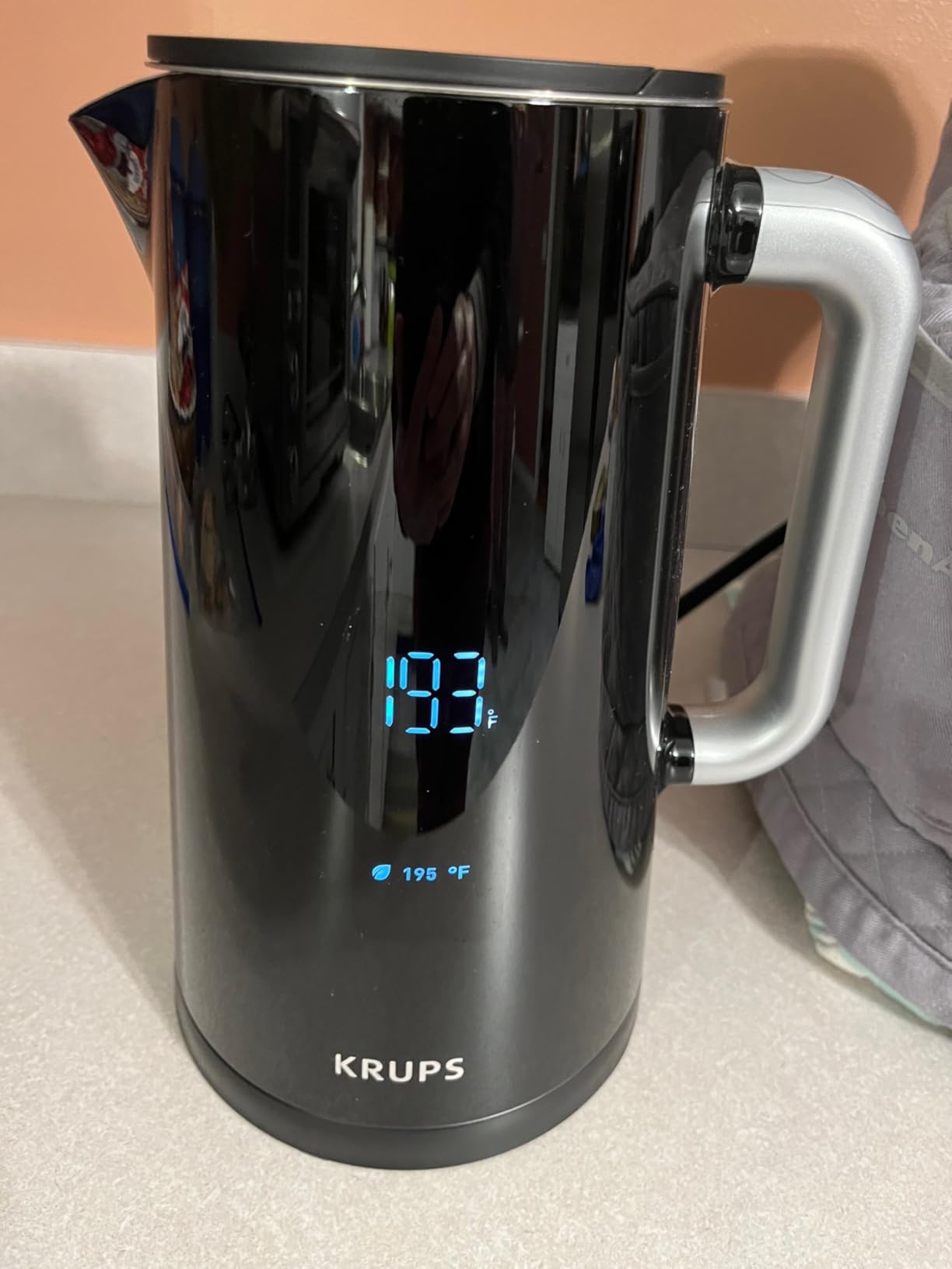 KRUPS Smart Temp Electric Kettle: 1.7L Capacity, 5 Precise Temperature Settings, Digital Display, Cool-Touch Exterior, Cordless Design for Tea and Coffee Lovers customer photo 2