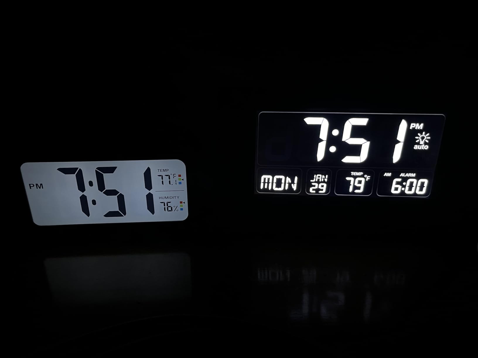 Peakeep Night Light Digital Alarm Clock Battery Operated Indoor Temperature customer photo 1