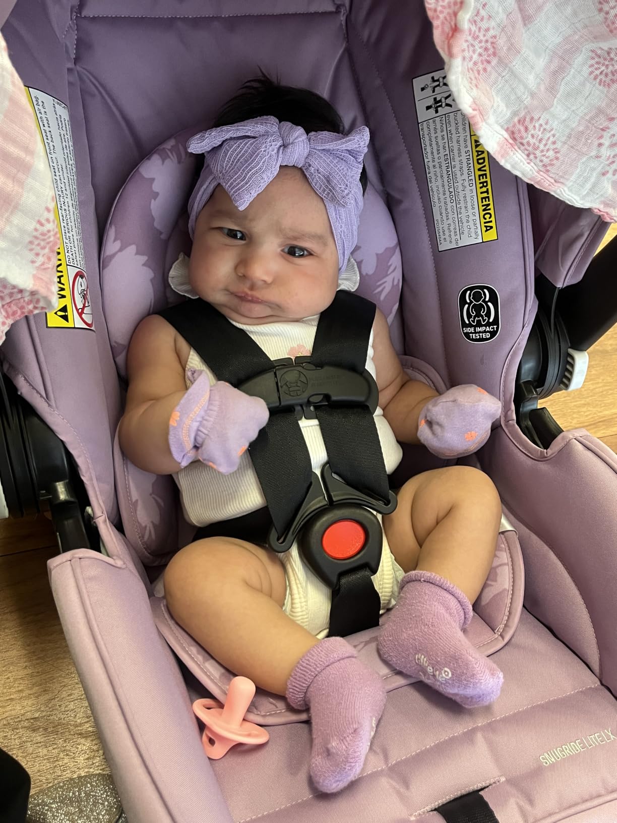 Graco SnugRide Lite LX Infant Car Seat, Lightweight Rear-Facing Seat for Babies 4–30 lb, 4-Position Adjustable Base, Latch Installation & ProtectPlus Engineered, Studio customer photo 2