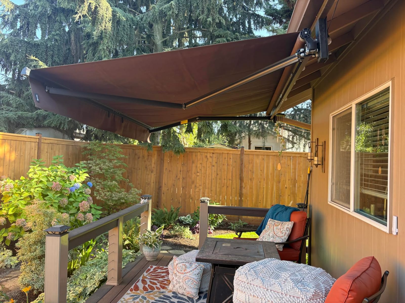 ALEKO Electric Patio Awning Caribbean Black Frame, 10x8 Black customer photo 1