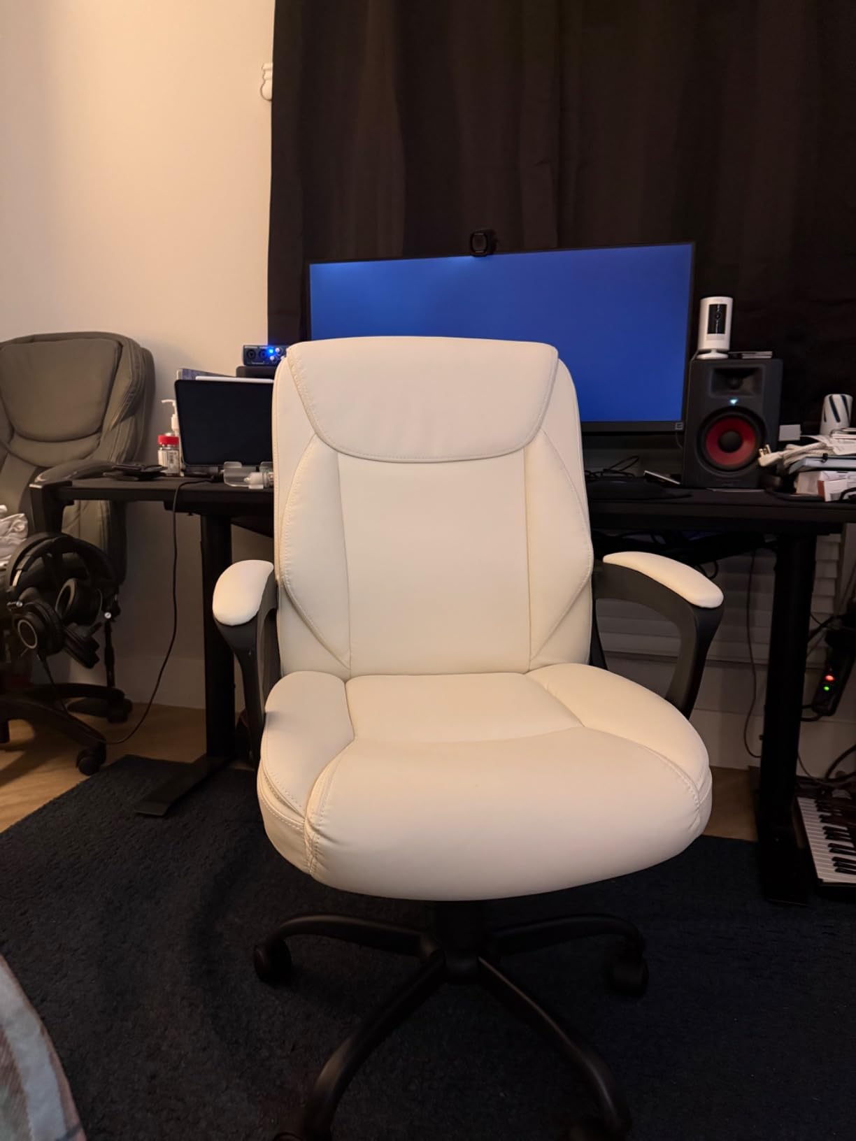 Amazon Basics Classic Puresoft PU Padded Mid-Back Office Chair with Armrest, Height Adjustable, Easy to Assemble, 26